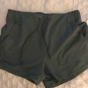 Lululemon short